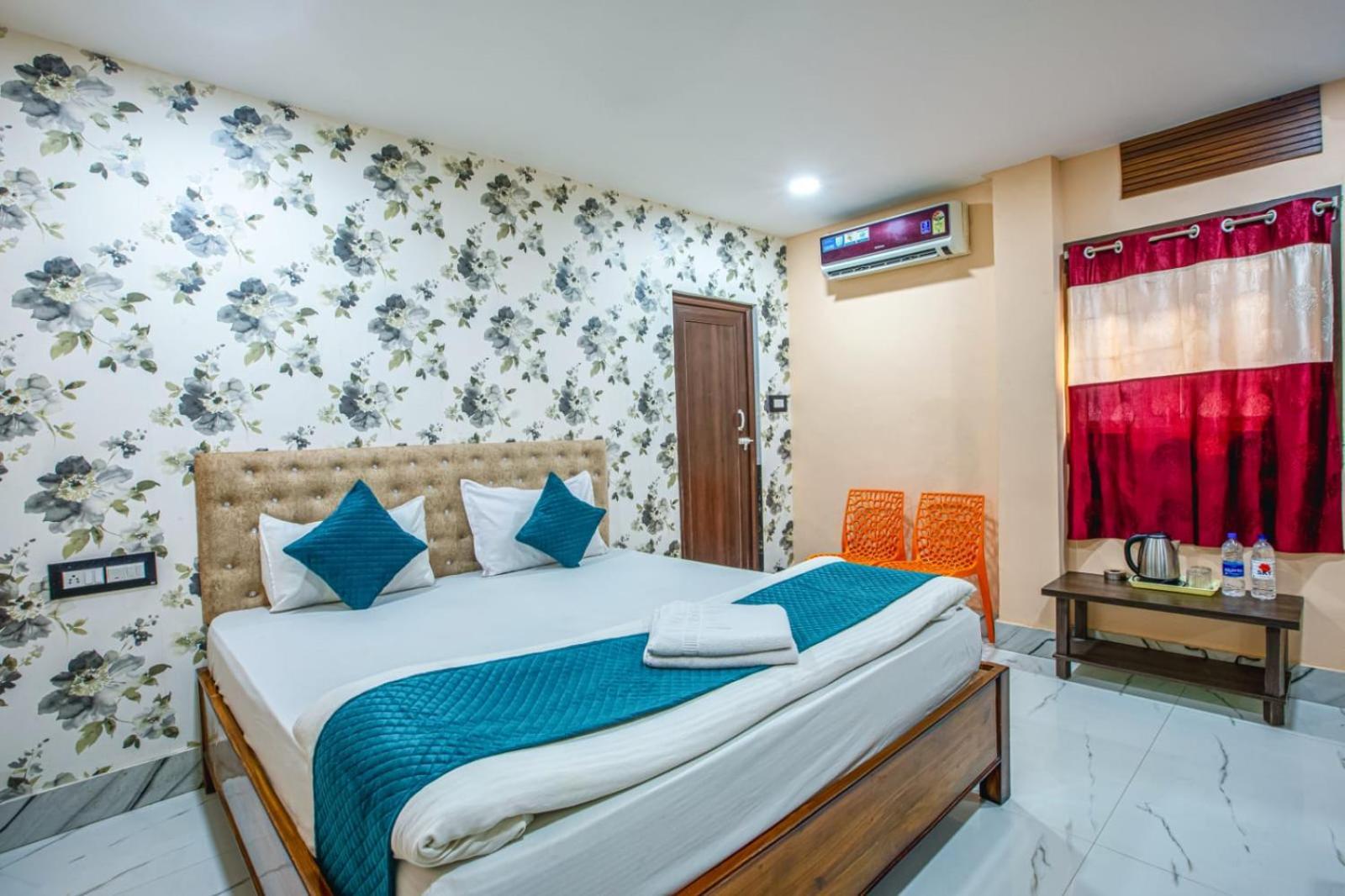 Hotel Silver Star บูบันเนสชวาร์ ภายนอก รูปภาพ