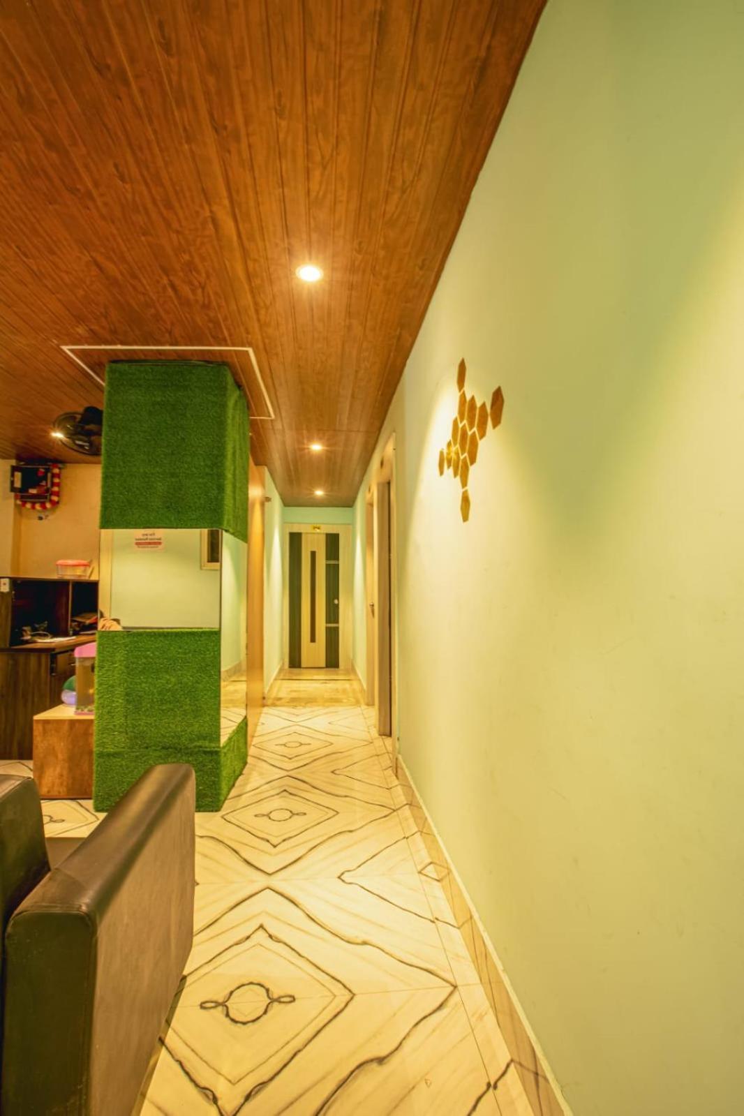 Hotel Silver Star บูบันเนสชวาร์ ภายนอก รูปภาพ